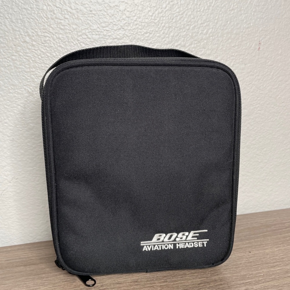 BOSE Aviation Headset X Case P/N: 301995 001 Case Only With Courtesy Card